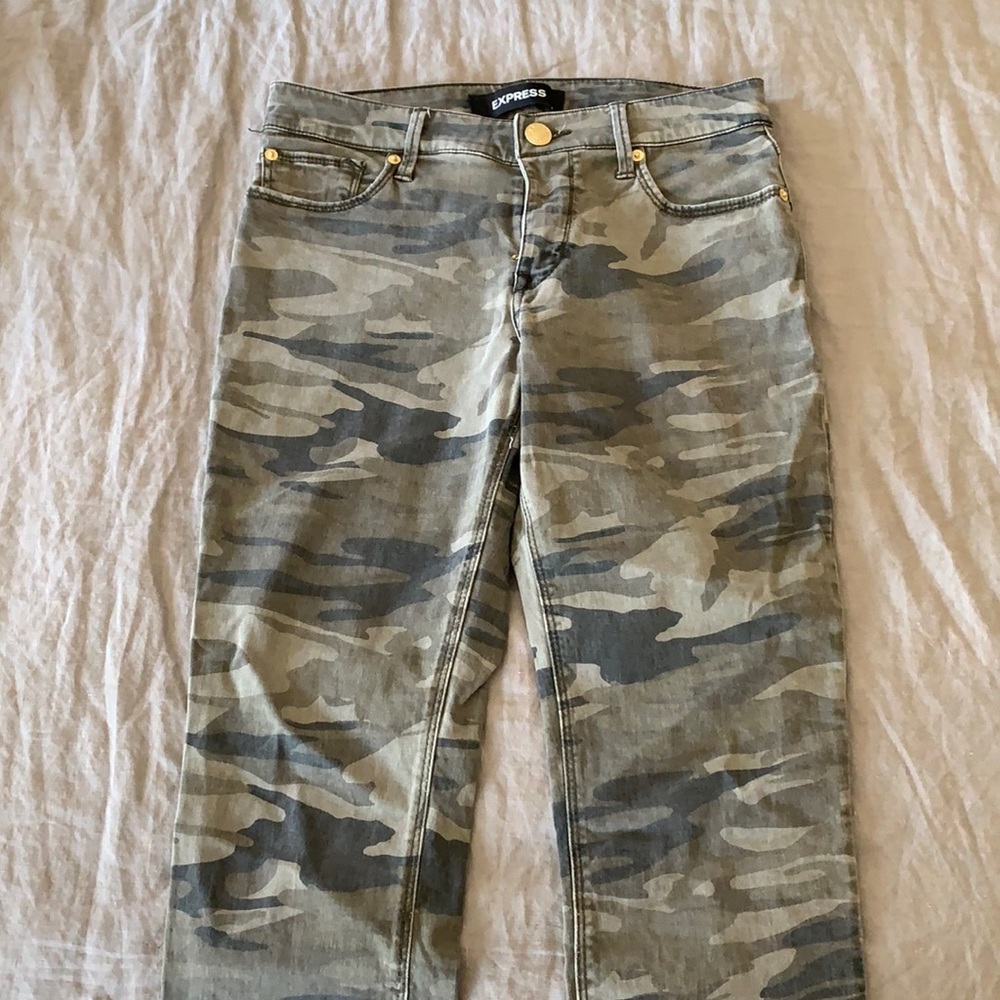 express camo capris jeans